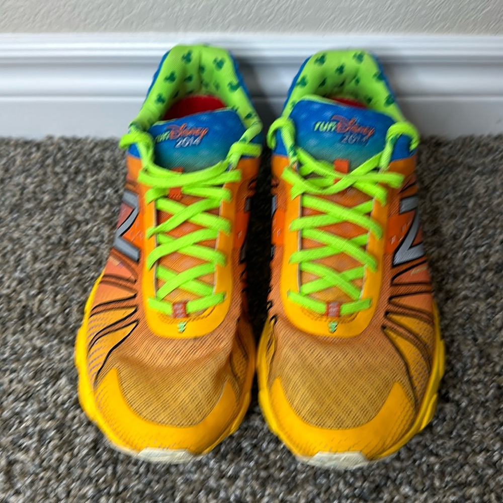 New Balance 890 v4 runDisney Men’s Running Shoe Goofy Size 10.5